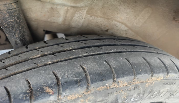 2016 Maruti Wagon R 1.0 LXI CNG, Petrol, Manual, 1,42,750 km, tyre