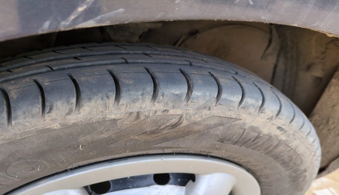 2021 Maruti Alto LXI CNG, Petrol, Manual, 95,297 km, tyre