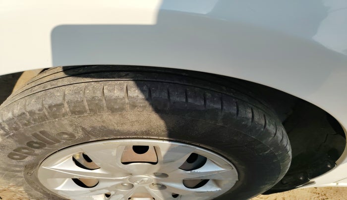 2015 Hyundai Elite i20 SPORTZ 1.2, Petrol, Manual, 1,28,598 km, tyre