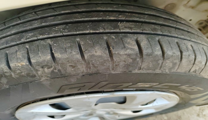 2015 Hyundai Elite i20 SPORTZ 1.2, Petrol, Manual, 1,28,598 km, tyre