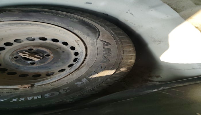 2015 Hyundai Elite i20 SPORTZ 1.2, Petrol, Manual, 1,28,598 km, tyre