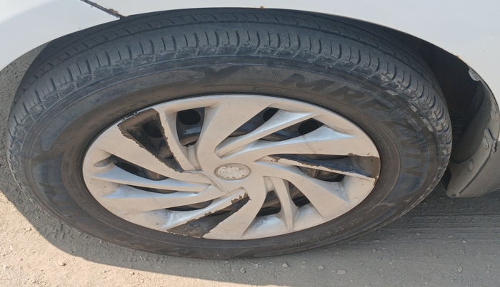 2015 Maruti Ertiga VDI SHVS, Diesel, Manual, 1,37,519 km, tyre