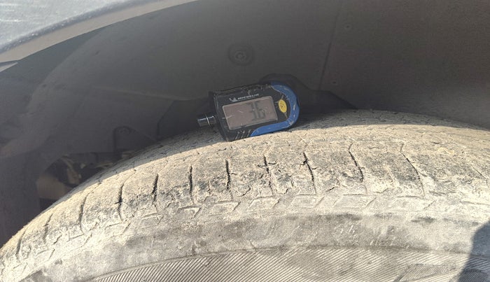 2021 Mahindra XUV500 W9, Diesel, Manual, 59,111 km, tyre