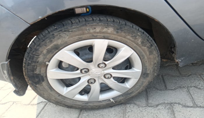 2012 Hyundai Eon SPORTZ, Petrol, Manual, 94,625 km, tyre