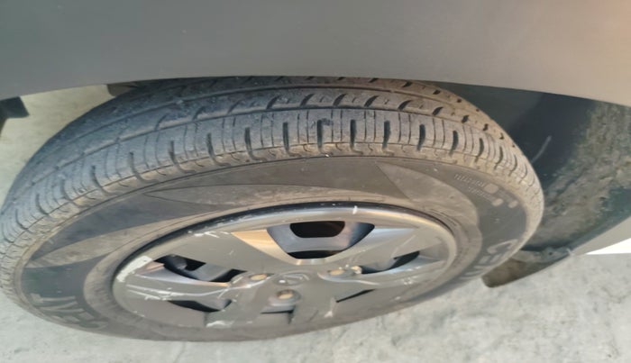 2019 Renault Kwid RXT 1.0 (O), Petrol, Manual, 98,734 km, tyre