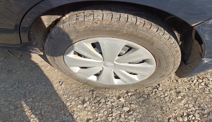 2016 Maruti Ertiga VDI SHVS, Diesel, Manual, 1,54,893 km, tyre