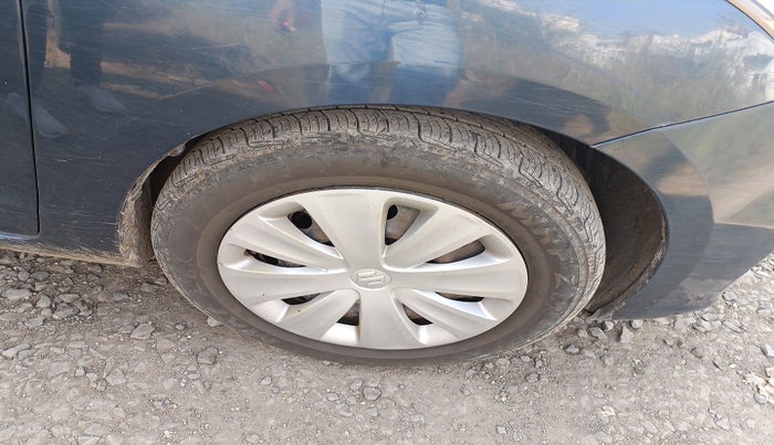 2016 Maruti Ertiga VDI SHVS, Diesel, Manual, 1,54,893 km, tyre