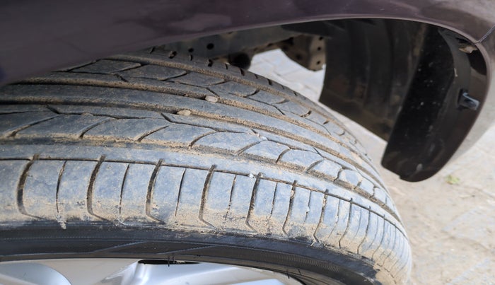 2018 Toyota Innova Crysta 2.4 G 7 STR, Diesel, Manual, 88,137 km, tyre