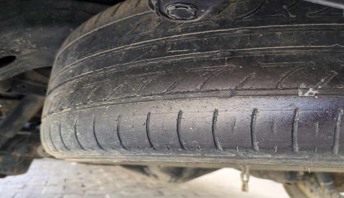 2018 Toyota Innova Crysta 2.4 G 7 STR, Diesel, Manual, 88,137 km, tyre