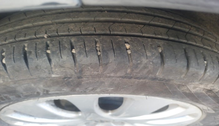 2015 Maruti Baleno ZETA DIESEL 1.3, Diesel, Manual, 1,55,503 km, tyre