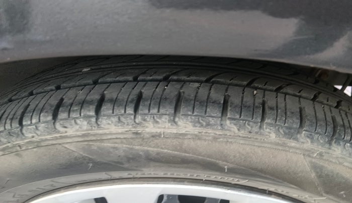 2013 Hyundai Grand i10 SPORTZ 1.2 KAPPA VTVT, Petrol, Manual, 1,19,251 km, tyre