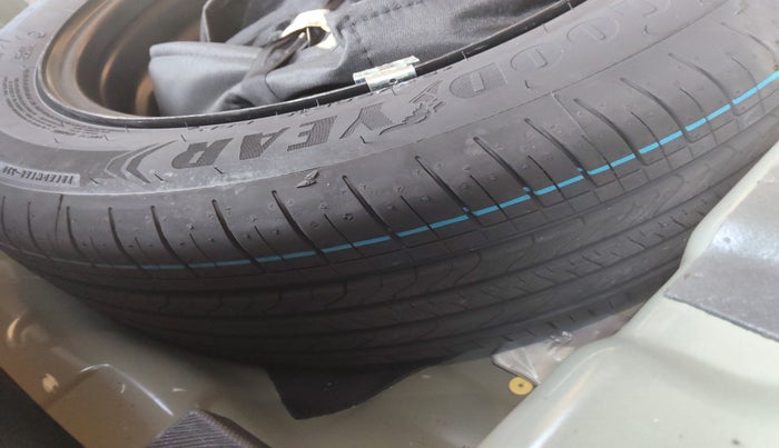 2024 Tata NEXON Pure S 1.2 Revotron 6AMT, Petrol, Automatic, 3,354 km, tyre