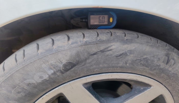 2010 Hyundai i10 MAGNA 1.2, Petrol, Manual, 1,15,305 km, tyre