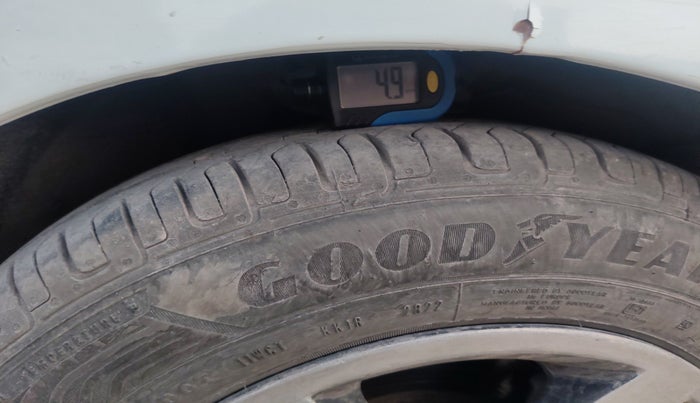 2010 Hyundai i10 MAGNA 1.2, Petrol, Manual, 1,15,305 km, tyre