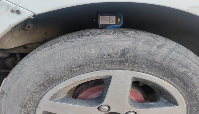 2010 Hyundai i10 MAGNA 1.2, Petrol, Manual, 1,15,305 km, tyre