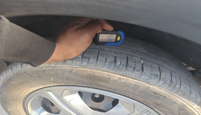 2020 Tata NEXON XM PETROL, Petrol, Manual, 1,43,000 km, tyre