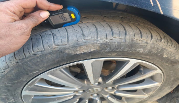 2018 Maruti Ciaz ALPHA DIESEL 1.3, Diesel, Manual, 1,84,500 km, tyre