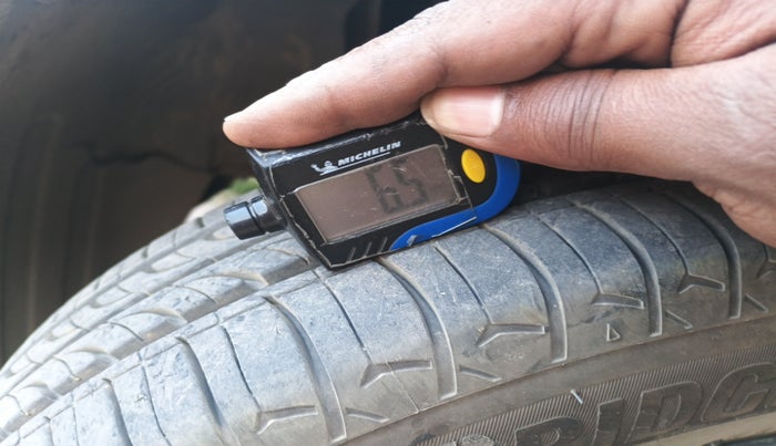 2020 Hyundai AURA S 1.2 CNG, Petrol, Manual, 1,59,477 km, tyre