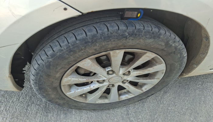 2013 Maruti Ertiga ZDI, Diesel, Manual, 3,32,132 km, tyre