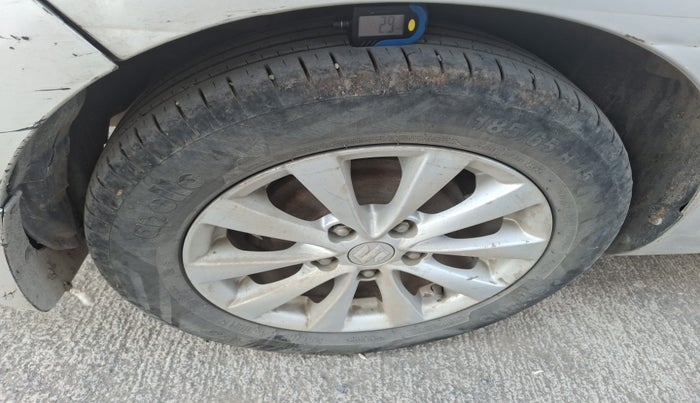 2013 Maruti Ertiga ZDI, Diesel, Manual, 3,32,132 km, tyre