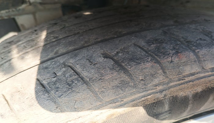 2020 Hyundai VENUE S 1.2, Petrol, Manual, 49,759 km, tyre