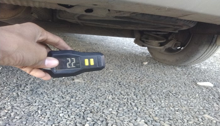 2017 Renault Lodgy 85 PS RXL STEPWAY 8 STR, Diesel, Manual, 1,52,701 km, tyre