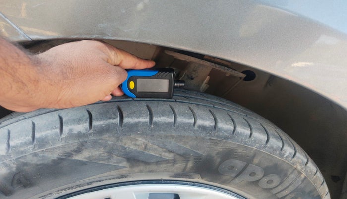 2020 Maruti Dzire VXI, Petrol, Manual, 77,014 km, tyre