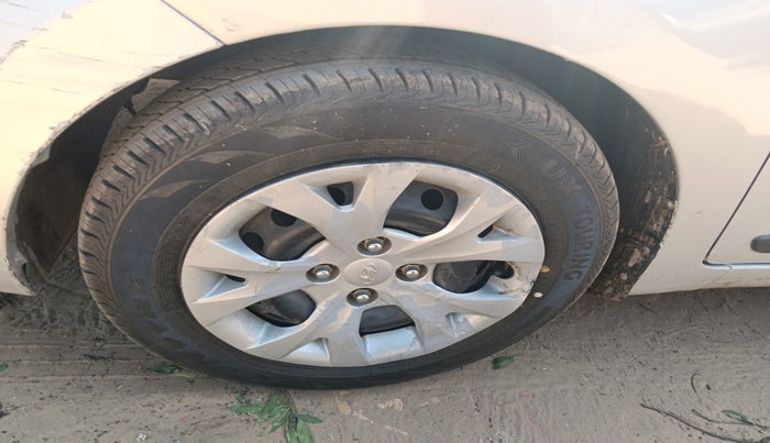 2014 Hyundai Grand i10 SPORTZ 1.2 KAPPA VTVT, Petrol, Manual, 82,556 km, tyre