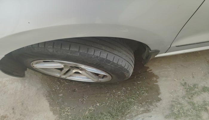 2019 Volkswagen Polo TRENDLINE 1.0L, Petrol, Manual, 1,12,000 km, tyre