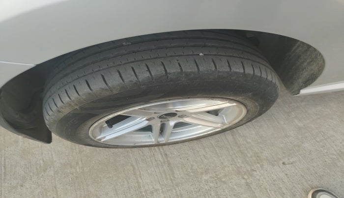 2019 Volkswagen Polo TRENDLINE 1.0L, Petrol, Manual, 1,12,000 km, tyre