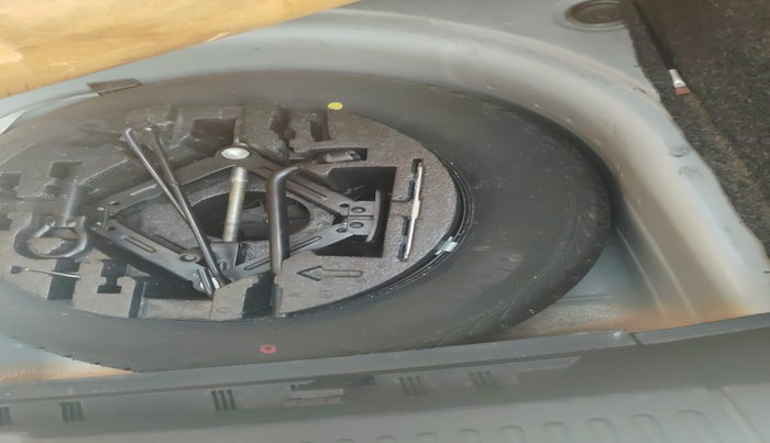 2019 Volkswagen Polo TRENDLINE 1.0L, Petrol, Manual, 1,12,000 km, tyre