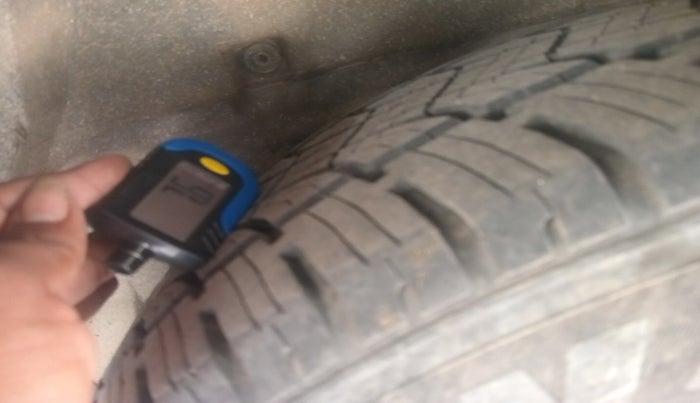 2017 Tata Hexa XT 4X2 6 STR, Diesel, Manual, 57,397 km, tyre