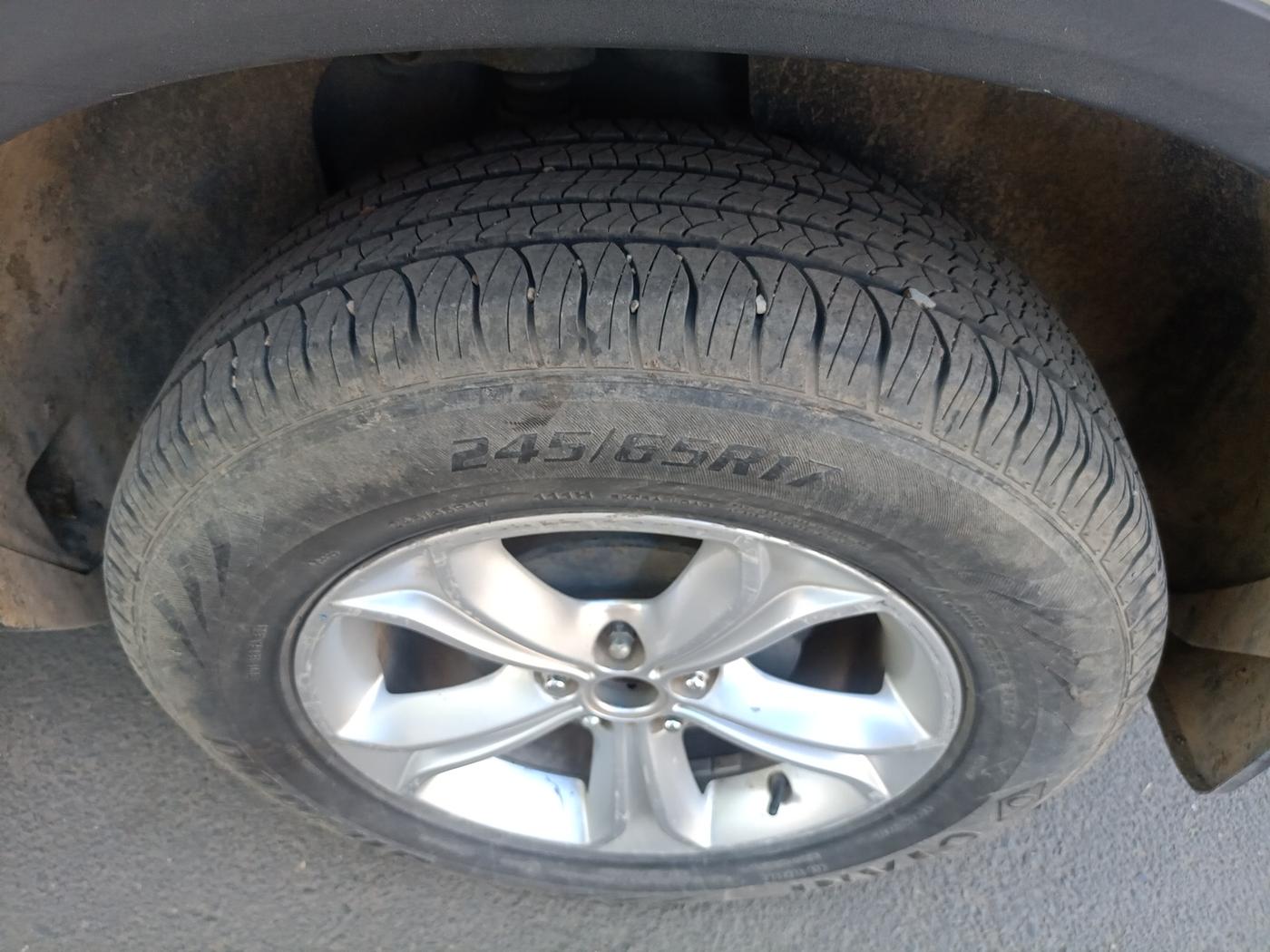 2019 Tata Harrier XZ 2.0L, Diesel, Manual, 10,37,788 km, tyre