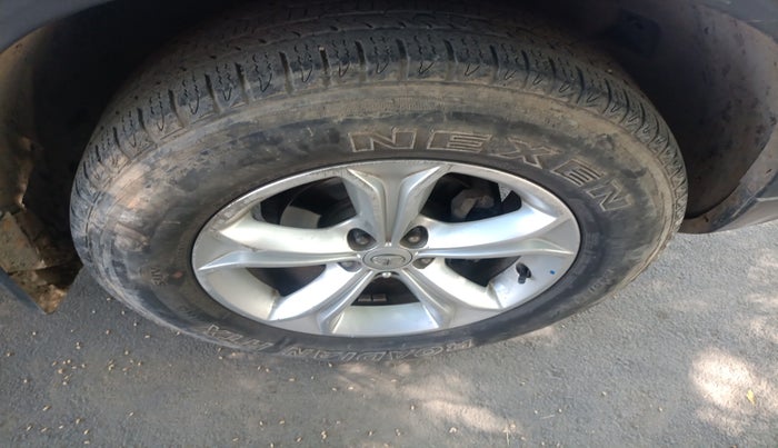 2019 Tata Harrier XZ 2.0L, Diesel, Manual, 10,37,788 km, tyre