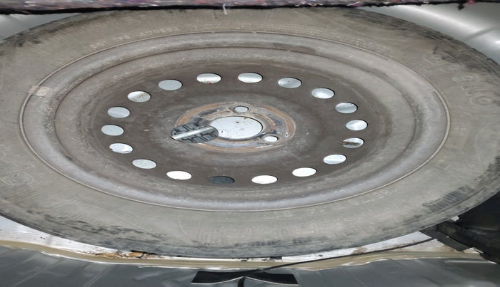 2021 Renault Kwid RXL, Petrol, Manual, 40,112 km, tyre