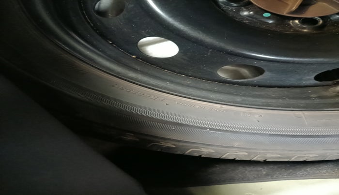 2017 Maruti IGNIS ZETA 1.2 AMT, Petrol, Automatic, 56,037 km, tyre