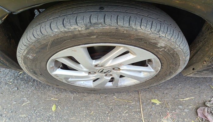 2015 Honda Jazz 1.5L I-DTEC V, Diesel, Manual, 2,01,484 km, tyre