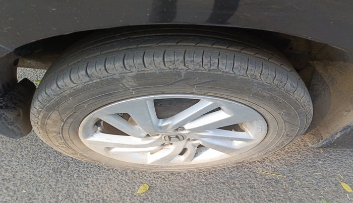 2015 Honda Jazz 1.5L I-DTEC V, Diesel, Manual, 2,01,484 km, tyre