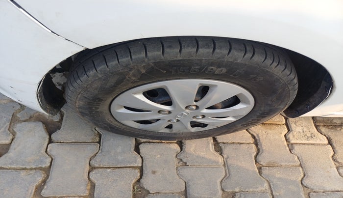 2011 Hyundai i10 MAGNA 1.2, Petrol, Manual, 1,08,398 km, tyre