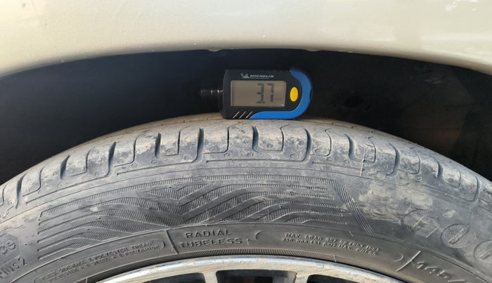 2015 Maruti Wagon R 1.0 VXI, Petrol, Manual, 82,637 km, tyre