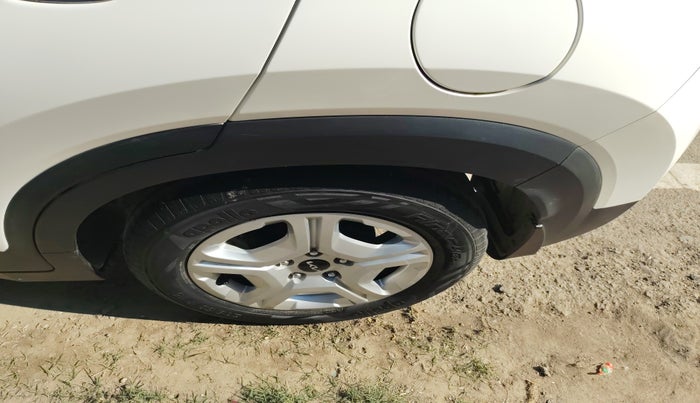 2021 KIA SONET HTK PLUS 1.2, Petrol, Manual, 30,988 km, tyre