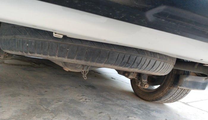 2016 Toyota Innova Crysta 2.8 ZX AT 7 STR, Diesel, Automatic, 2,61,382 km, tyre