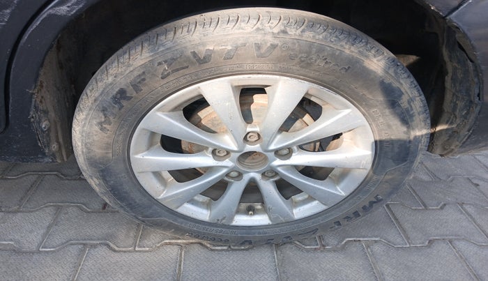 2015 Maruti Ertiga ZDI, Diesel, Manual, 1,80,635 km, tyre