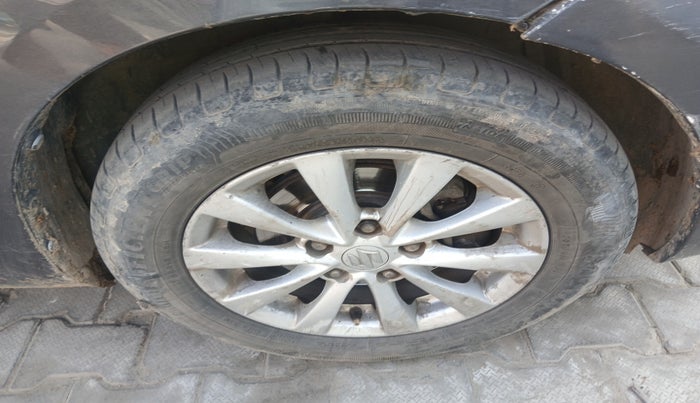 2015 Maruti Ertiga ZDI, Diesel, Manual, 1,80,635 km, tyre