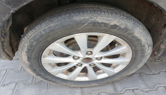 2015 Maruti Ertiga ZDI, Diesel, Manual, 1,80,635 km, tyre