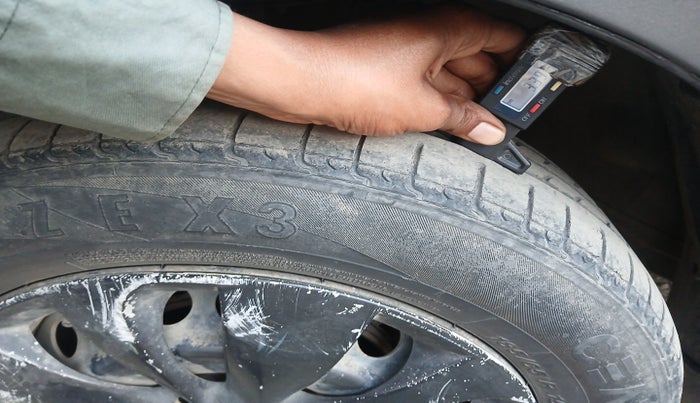 2016 Maruti Baleno DELTA DIESEL 1.3, Diesel, Manual, 86,094 km, tyre