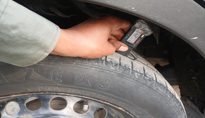 2016 Maruti Baleno DELTA DIESEL 1.3, Diesel, Manual, 86,094 km, tyre