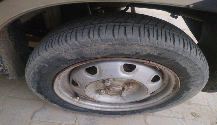 2010 Maruti Alto K10 LXI, Petrol, Manual, 1,72,227 km, tyre