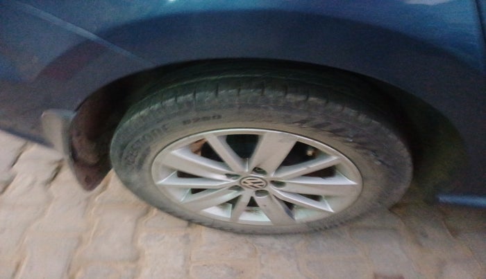 2016 Volkswagen Ameo HIGHLINE1.2L, Petrol, Manual, 63,972 km, tyre