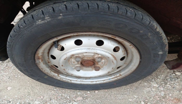 2012 Maruti Wagon R 1.0 LXI LPG, Petrol, Manual, 1,01,864 km, tyre